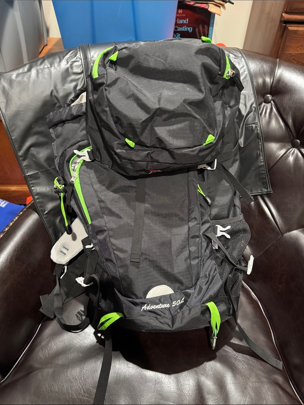Men's/teen Black and Green Hiking Backpack